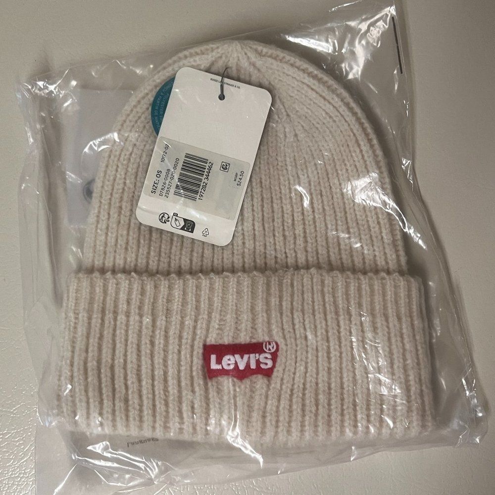 Levi's Essential Ribbed Batwing Beanie - Picture 3 of 4